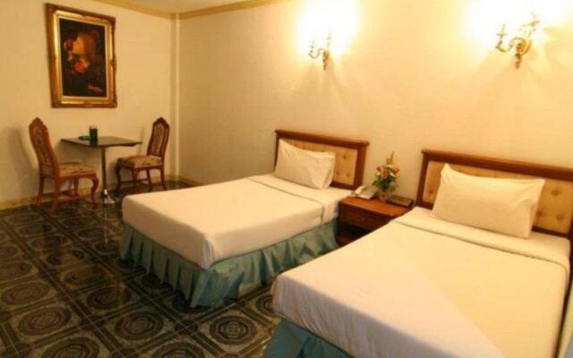 13 Coins Resort Yotin Patana