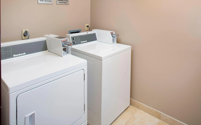 Courtyard by Marriott Richmond Airport