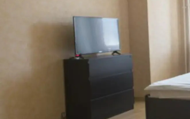 5-Ya Proseka Apartments