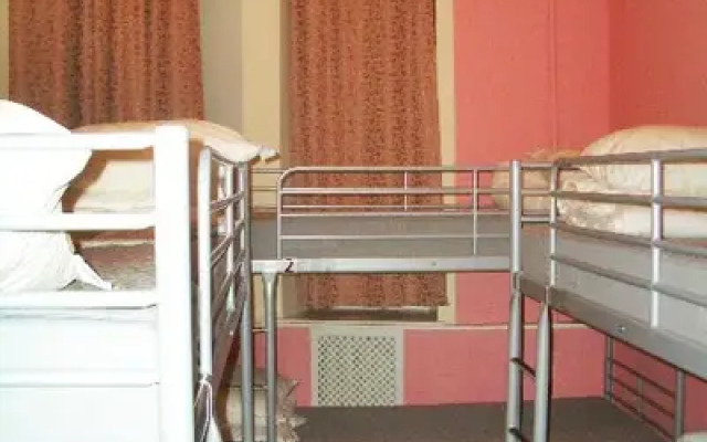 7 Sky Hostel