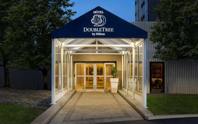 DoubleTree by Hilton Pointe Claire Montreal Airport West