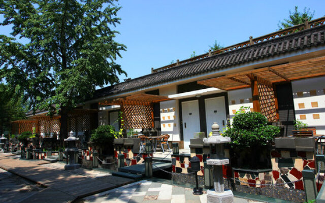 Yujing Garden Holiday Hotel