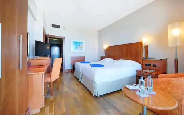 Bull Reina Isabel & Spa Hotel