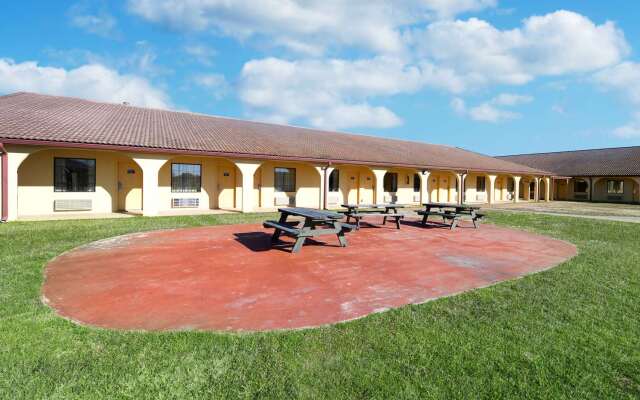 Americas Best Value Inn Bonham