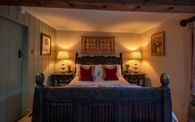 The George Inn