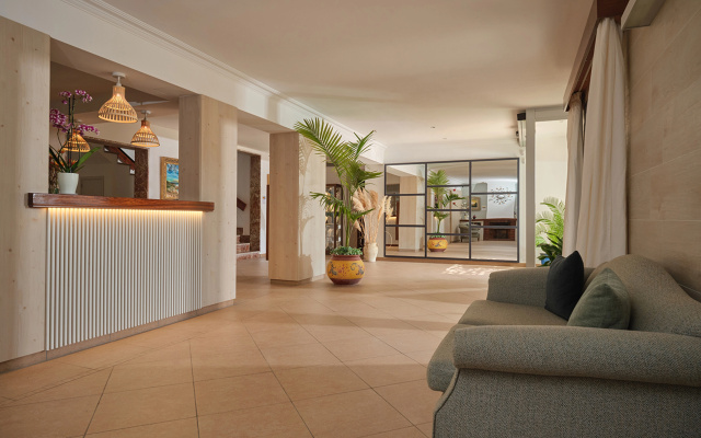 Hotel Playa Mondrago