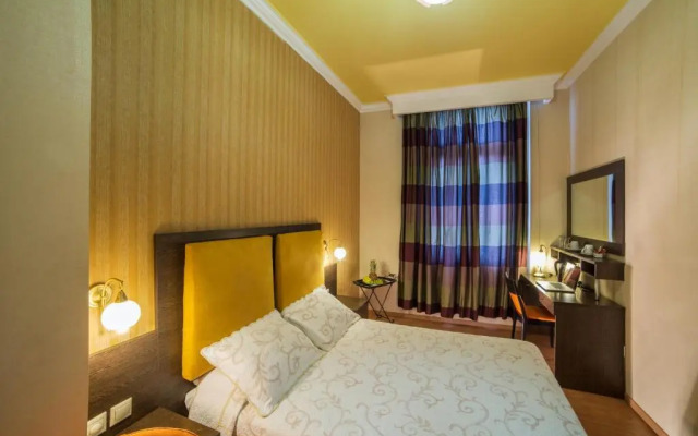 Delphi Art Hotel
