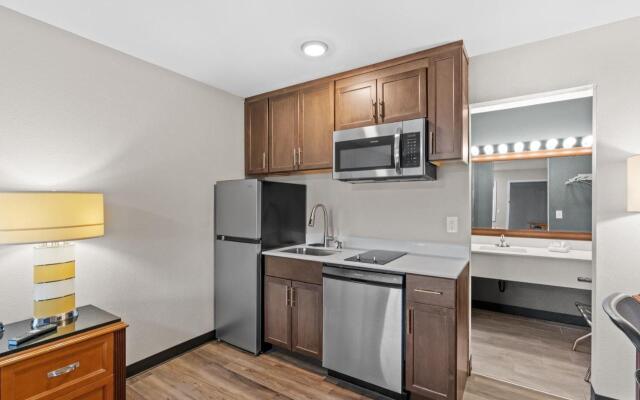 Basecamp Puyallup a Travelodge by Wyndham