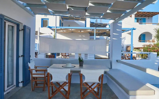 Cleopatra Seaside Homes Paros