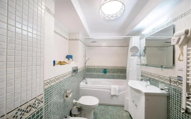 Phoenicia Comfort Hotel