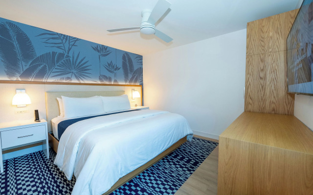 Sunshine Suites Resort