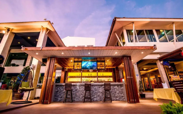 Sea Breeze Jomtien Resort (SHA Extra Plus)