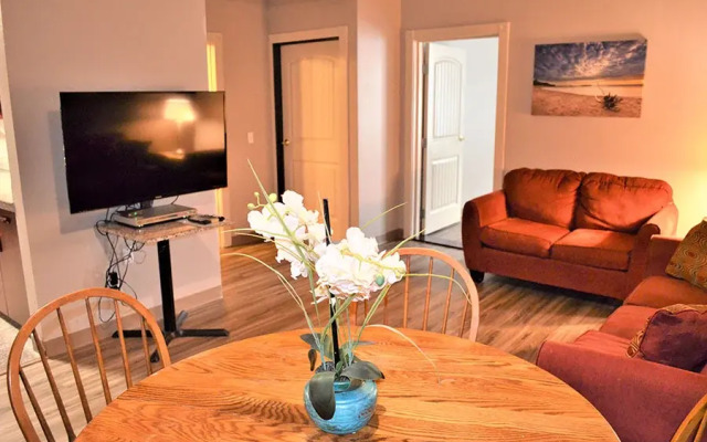 The Ashley Inn & Suites