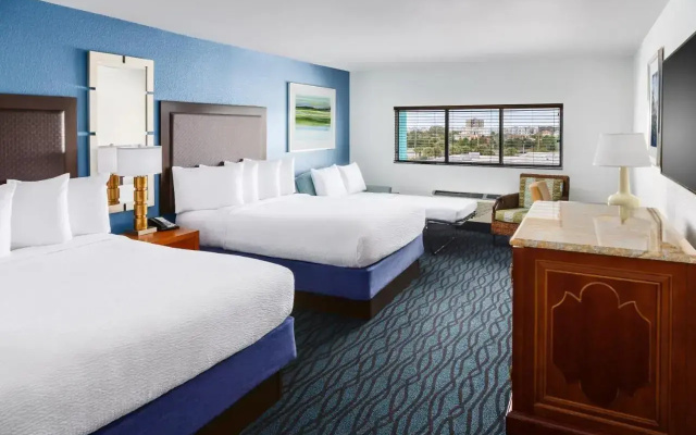Coco Key Hotel & Water Park Resort - Image 7