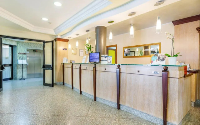 Rina Hotel