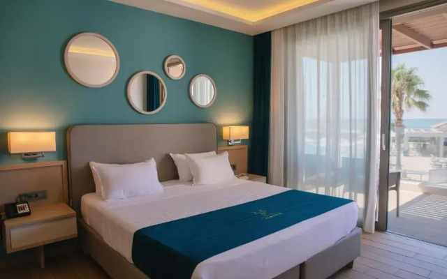 Almуros Beach Resort and Spa
