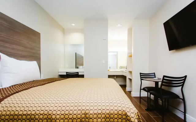 Scottish Inn & Suites