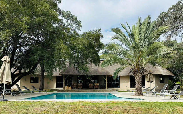 Mziki Safari Lodge