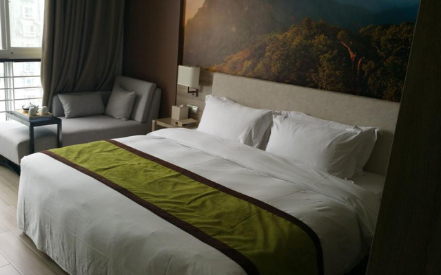 Atour Hotel (Ankang Hi-Tech Industrial Development Zone Ruizhi)