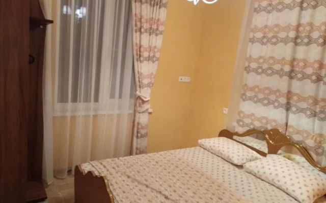 Mandarinka Private House