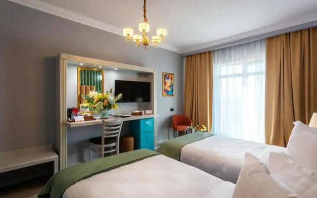Phoenicia Express Hotel