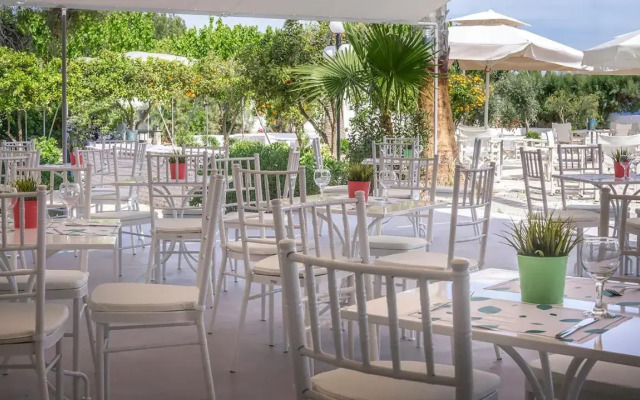 The Grove Seaside Hotel