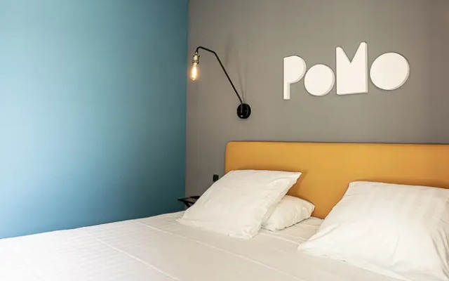 PoMo Hotel & Restaurant