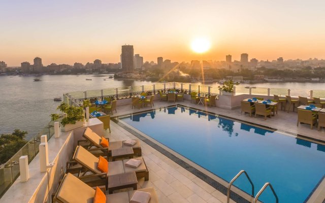 Отель Four Seasons Cairo at First Residence