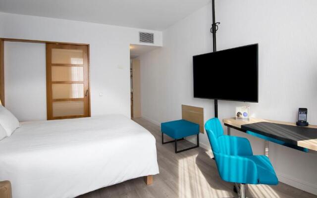 Novotel Barcelona Cornella Hotel