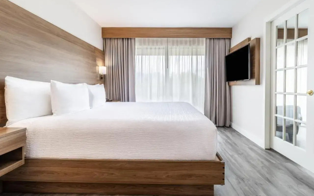 Atrium Hotel Vancouver