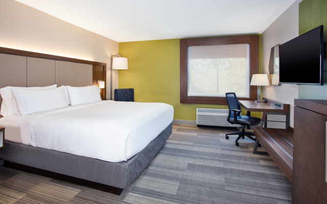 Holiday Inn Express Nashville Airport, an IHG Hotel