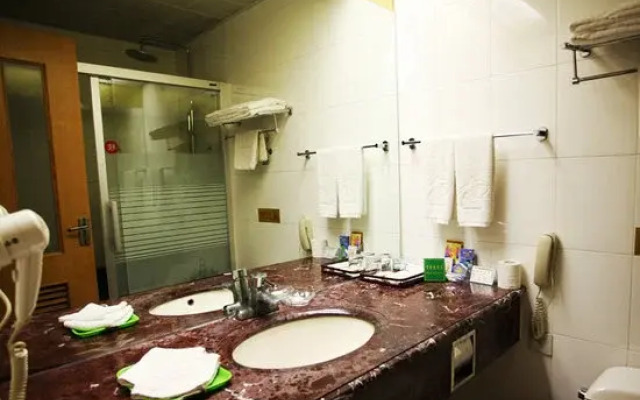 Ji Hotel (Rizhao Lighthouse Seaside Scenic Area)
