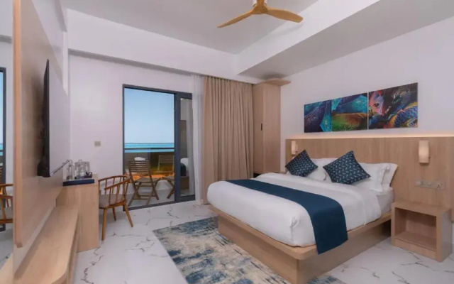Arrival Beach and Spa at Gulhi