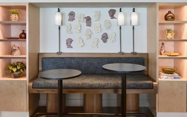 Отель Monterey Beach, A Tribute Portfolio