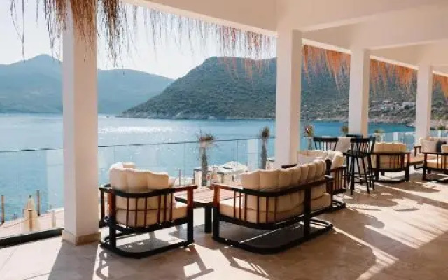 Lures Hotel