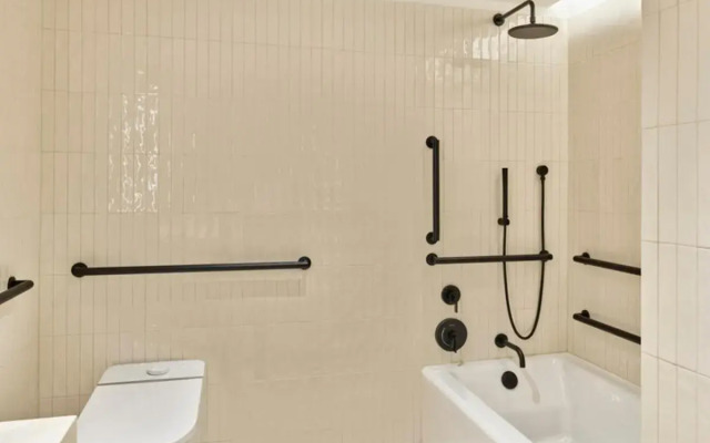 Hotel AKA Alexandria