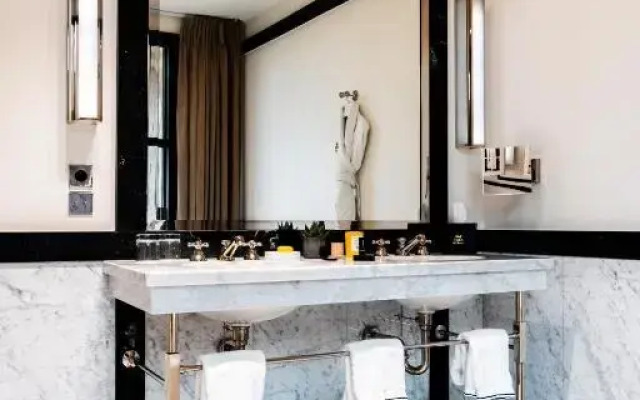 Hôtel de Berri Champs-Élysées, a Luxury Collection Hotel