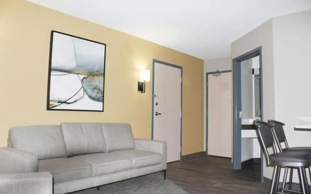 Days Inn by Wyndham Stony Plain