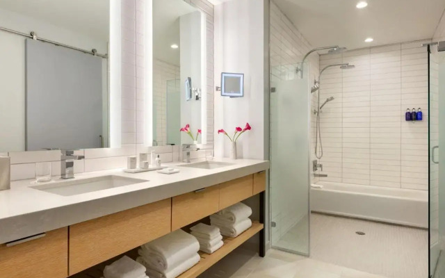 The Viv Hotel, Anaheim, a Tribute Portfolio Hotel