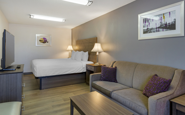 Best Western Plus South Hill Inn