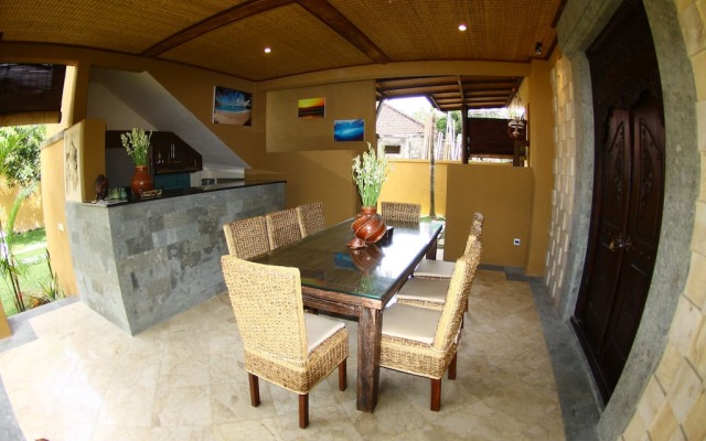 Kubu Moana Villa Sanur