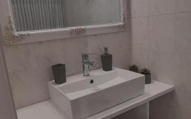 Flora Rooms & Apartments