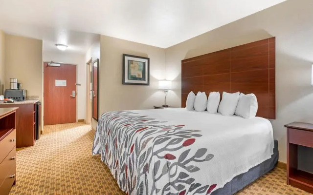 Red Roof Inn Charlestown