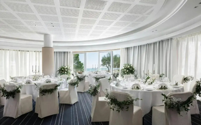 Le Meridien Beach Plaza
