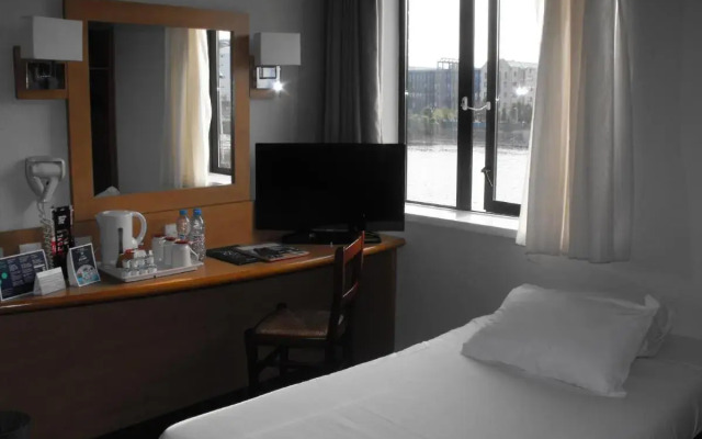Travelodge Liverpool Central Queens Dock and Arena Hotel