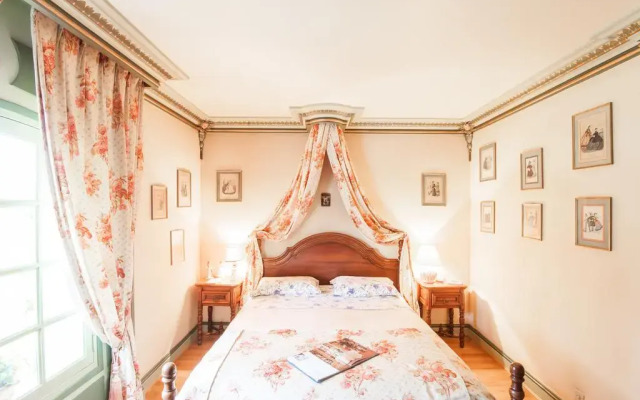 Le Petit Manoir Des Bruyeres