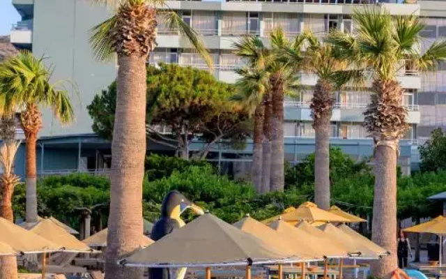 Отель Eri Beach