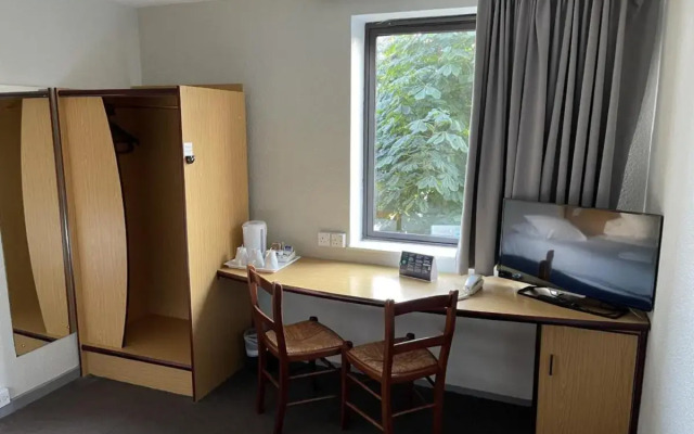 Travelodge Liverpool Central Queens Dock and Arena Hotel