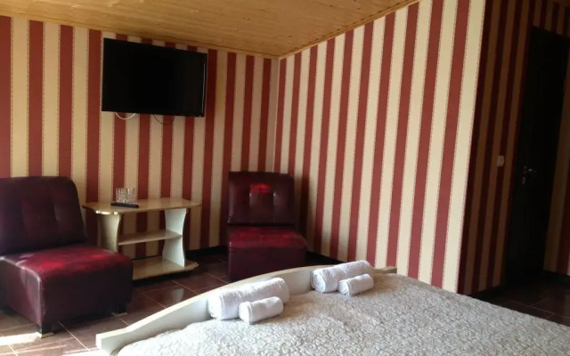 Guest House on prospect Ardzinba 257