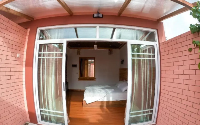 New Breeze Thoddoo Inn